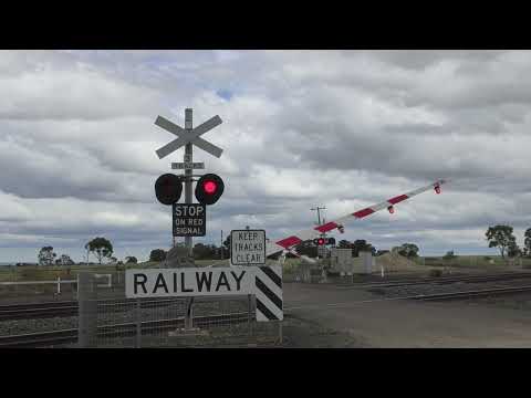 Cherry Swamp Road Level Crossing, Little River, Victoria!