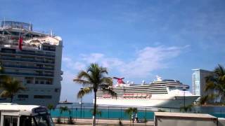 preview picture of video 'Time Lapse of Carnival Miracle Cruise Ship Docking In Puerto Vallarta'