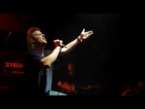 Mac DeMarco performs "Unknown Legend" by Neil Young. 16/05/2014 (Paris, Le Trabendo)