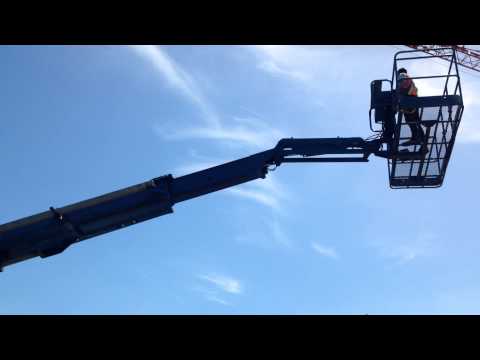 2004 Genie S125 (266160) - Leavitt Machinery Demonstration Video