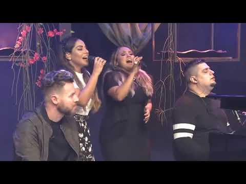 Gabriela Rocha e Bruna Karla cantam o sucesso "A Casa é Sua"