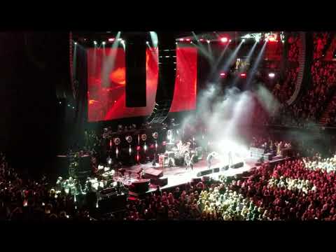 Audioslave with Dave Grohl and Michael Trujillo - Show Me How to Live 1/16/2019 Live at The Forum