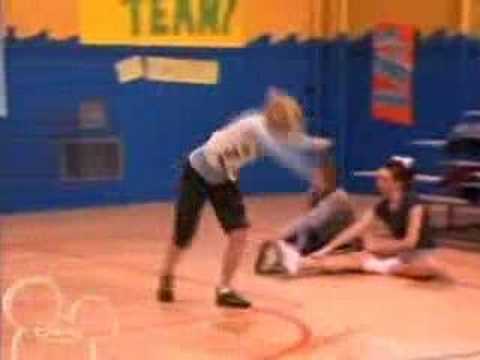 emily osment chearing