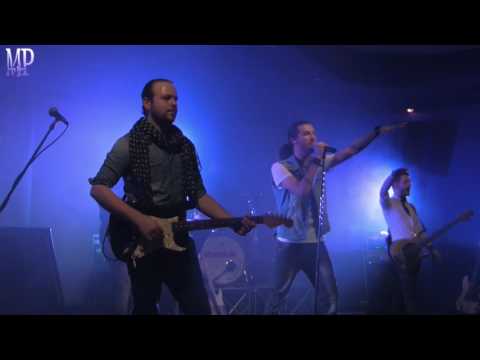 Absolute5 - Medley (La Bamba, Twist And Shout) Live