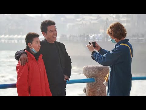 單親男孩請路人假扮爸爸，大家的反應好暖