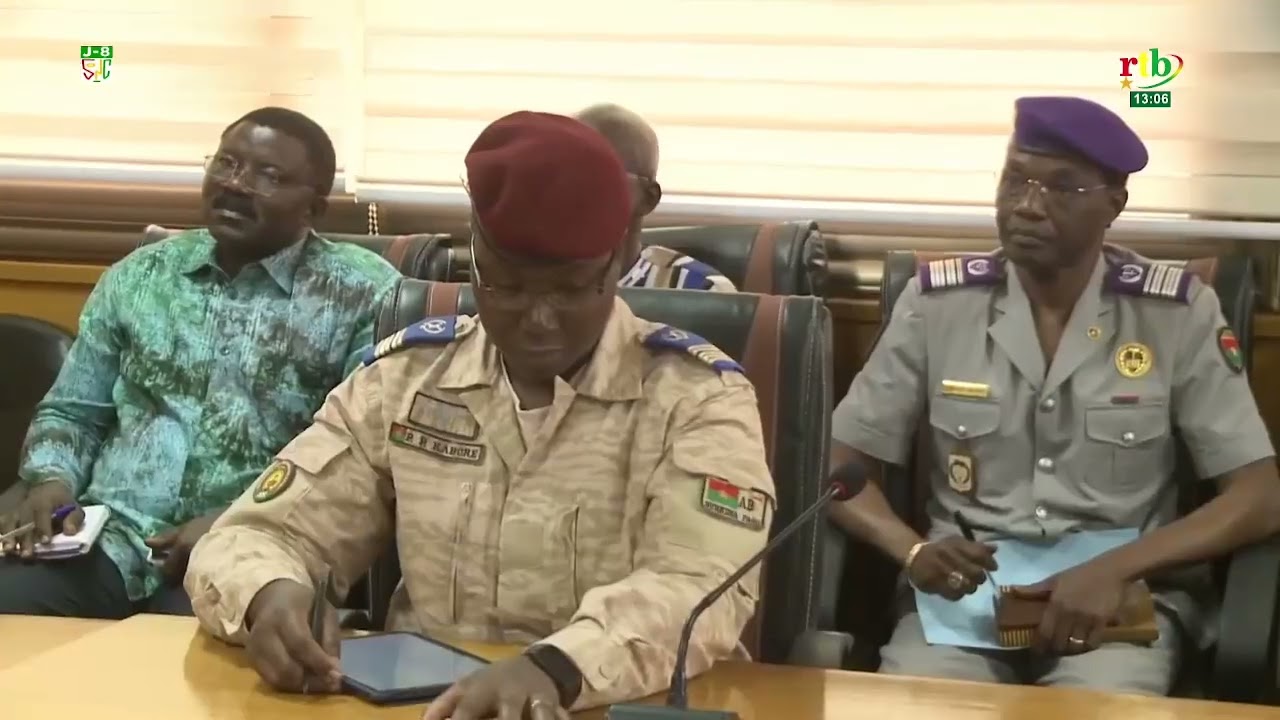 Le Directeur Exécutif Adjoint de l’UNICEL félicite le Gouvernement du Burkina Faso