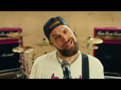 Punk Rock Factory - C'est La Vie (Official Video)