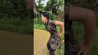 Download lagu Baru Masuk Sawah 5 Detik… Gadis Desa Ini Langsung Bikin Chaos! 😂 mp3 Download lagu Baru Masuk Sawah 5 Detik… Gadis Desa Ini Langsung Bikin Chaos! 😂 mp3