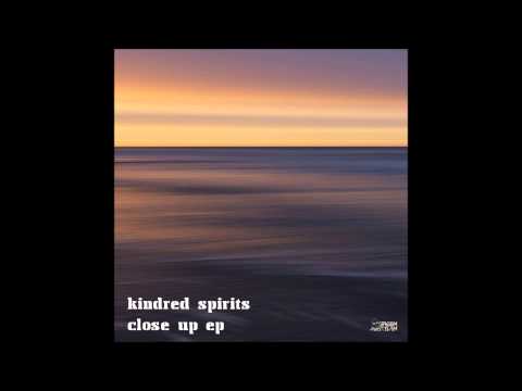 Kindred Spirits - Close Up (Jakhira's night time setting)