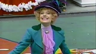 Carol Channing - "When the Parade Passes By" - HELLO DOLLY (Macy's Thanksgiving Parade 23-Nov-1999)