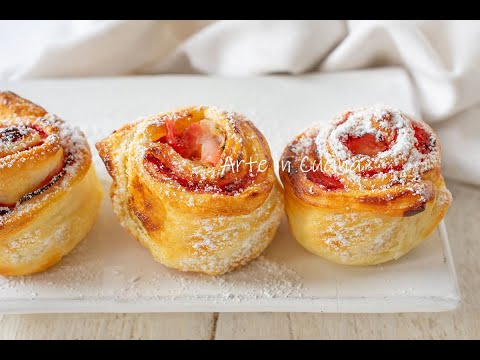 Rose di sfoglia fragole e crema pasticcera