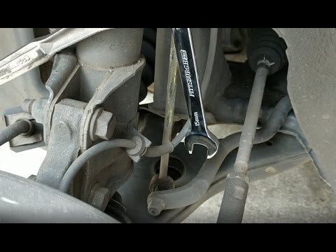 Volvo S40 '01 Sway Bar End Link Removal