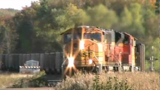 preview picture of video 'Coal Trains Under The Bridge And Through the Curves of  Lincoln, MN'