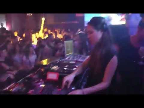 BELLA SARRIS closing set @ HUND Underground Music Movement