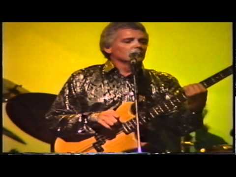 Tony Jackson and the Vibrations - "When You Walk In The Room". Live in 1991.