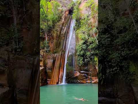 A Cachoeira do Tempero é uma famosa e exuberante atração natural localizada em Wanderlândia