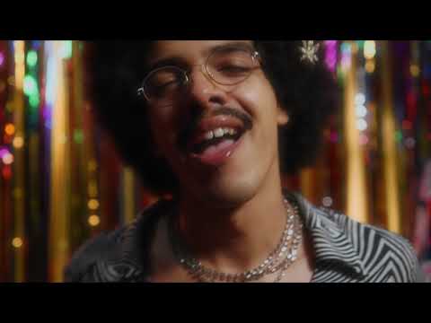 Léo da Bodega e AkZinho - Fica essa Noite  (CLIPE OFICIAL)