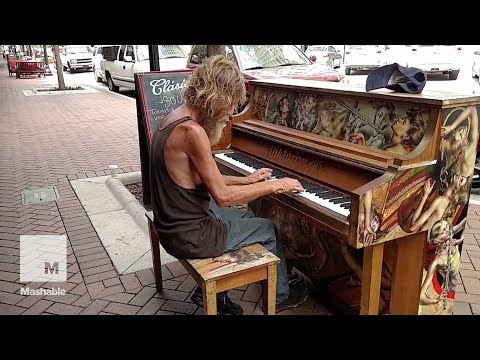 Homeless Man Plays a Beautiful Piece on the Piano