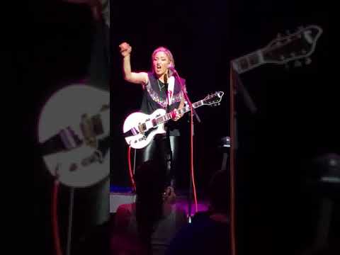 KT Tunstall, "Never Gonna Give You Up/Suddenly I See" (Rick Astley cover), Melissa Etheridge Cruise