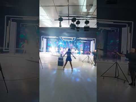 Julia Sandu(Picături Muzicale) - Sa cantam chitara mea