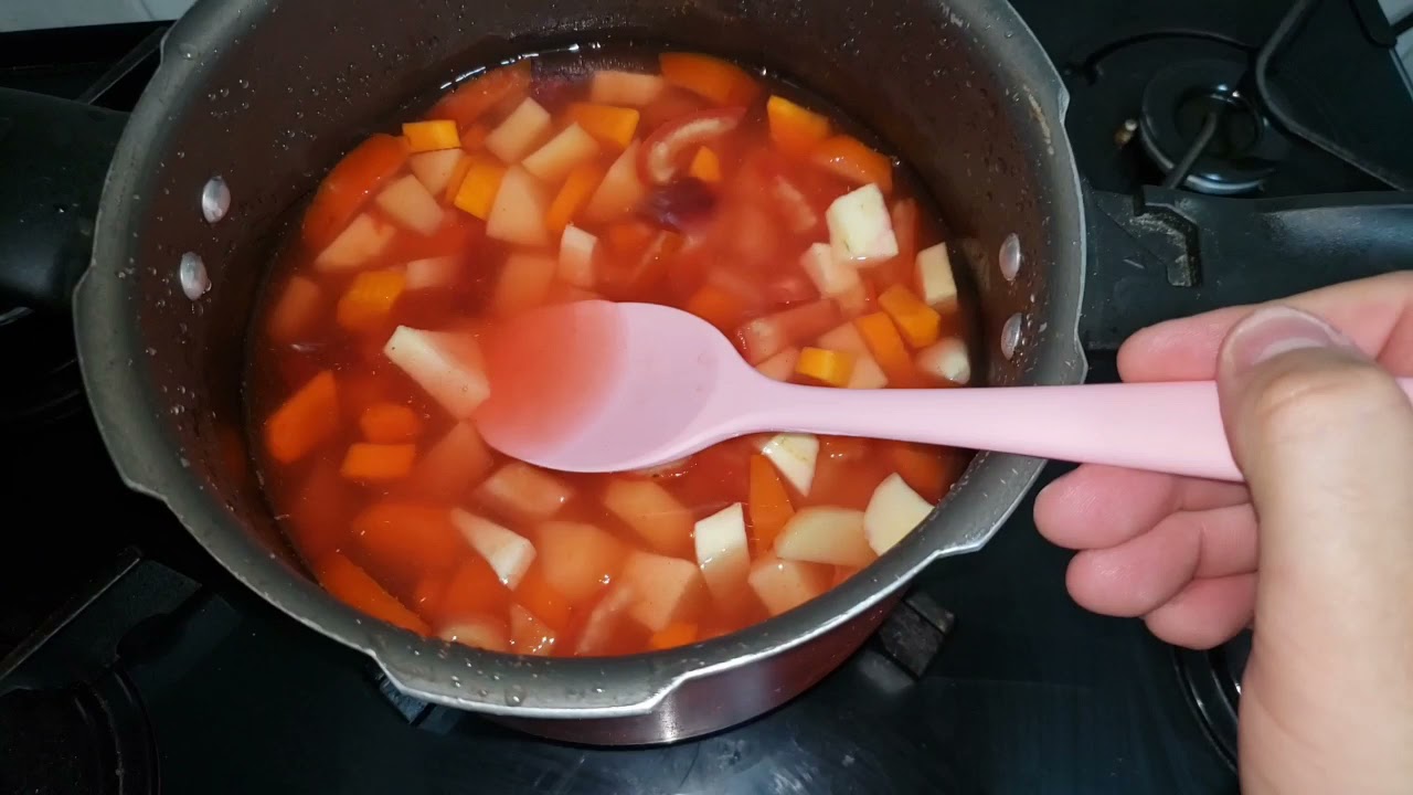 Watch Now Sopa de legumes com creme de cebola Sopa de legumes com creme de cebola