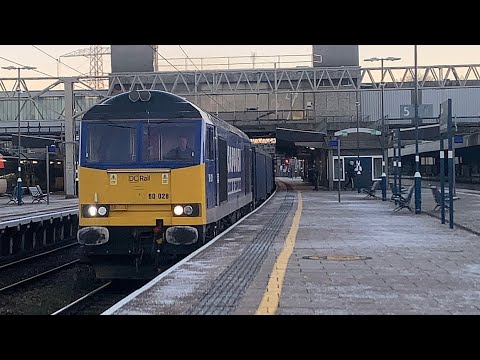 60028 passes through Stafford on 6M89, Middleton Towers-Ravenhead Sdgs