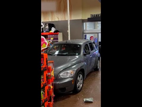 Texas man crashes into grocery store to use the bathroom
