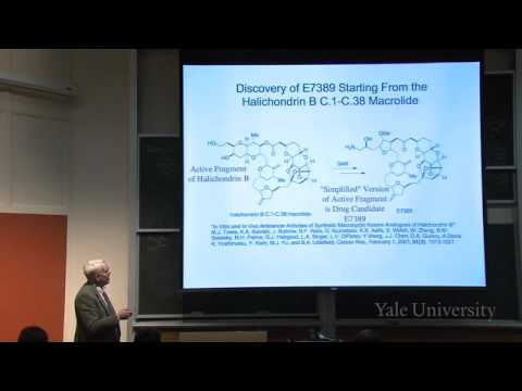 Communicating Molecular Structure in Diagrams and Words