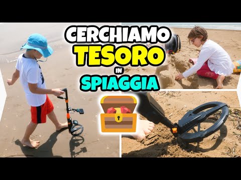 IN SPIAGGIA A CERCARE TESORI con il Metal Detector