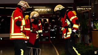 preview picture of video 'Alarmübung des Löschzugs 84 der Feuerwehr Braunschweig am 28.11.2013'