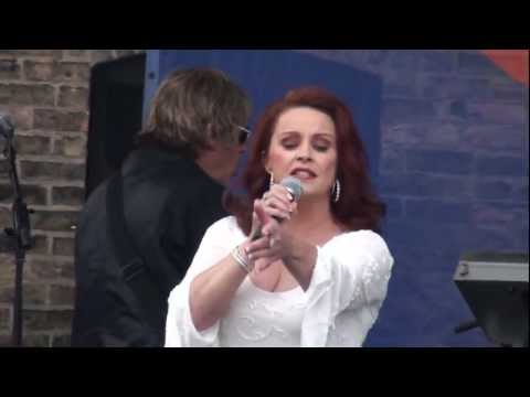 Sheena Easton - The Lover In Me - Market Days 2012