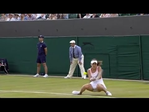 Aga Radwanska's amazing sit down backhand - Wimbledon 2014