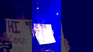 [TTNG Concert 10 - 12 - 2018] - A Fan Gets to Play Baboon with the Band