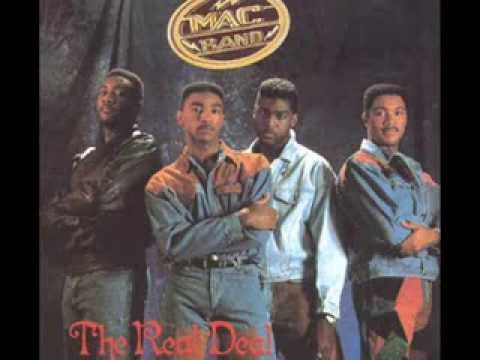 The Mac Band & The McCampbell Brothers - That's The Way I Look At Love