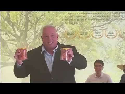 Dalla Maremma alla Cina: Il Sindaco star di una "Televendita" in salsa orientale