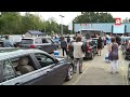 Drive-in diploma-uitreiking bij Ashram College