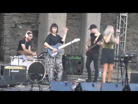 Ekkah - Figure It Out (Live at One Beat Weekender 20/07/2014)