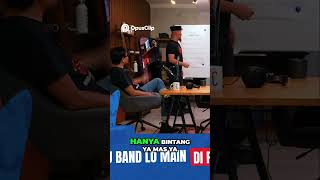 Download lagu Kenapa ‘Malam Seribu Bintang’? Dhani Bongkar Lirik Roman Picisan mp3 Download lagu Kenapa ‘Malam Seribu Bintang’? Dhani Bongkar Lirik Roman Picisan mp3