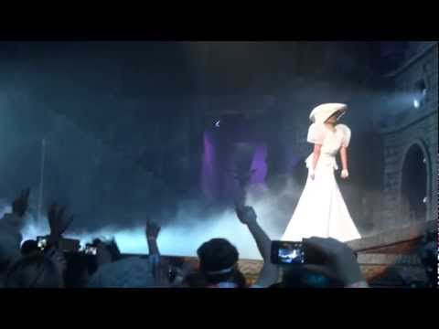 Lady Gaga - Bloody Mary - Born This Way Ball - Vienna 2012