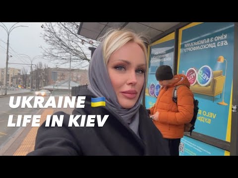 Ukraine 🇺🇦Life in Kiev. December 1, 2025. The Streets of Kiev, Ukraine. Streets Scenes.