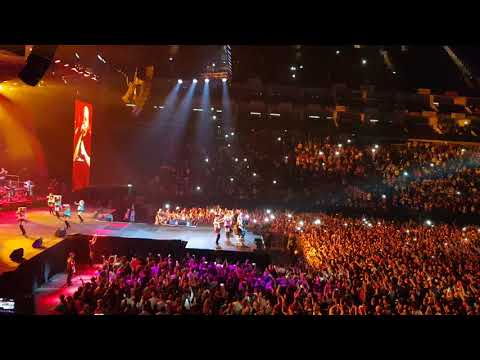 Krisko ft. Slavi Trifonov@О2 Arena 2018 -  Gledai Kak Se Pravi