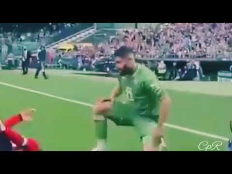 Fekir Red card after munian yanks his beard