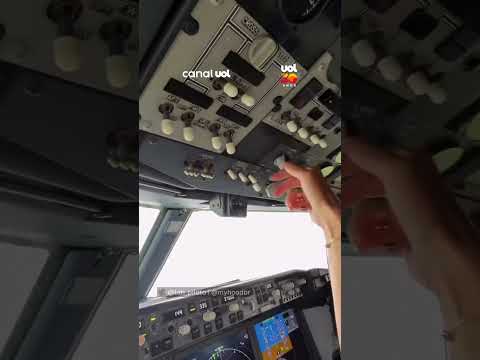 Decolagem sob chuva é registrada do ponto de vista da piloto