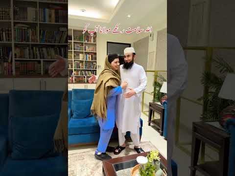 Mehak Malik saved Molana Tariq Jameel Sb from falling 😍 #shorts #mehakmalik #tariqjameel 😎