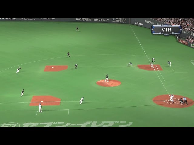 【3回裏】好走塁!! ファイターズ・松本剛 ランナーが挟まれている間にホームに突入!! 2022年7月3日 北海道日本ハムファイターズ 対 オリックス・バファローズ