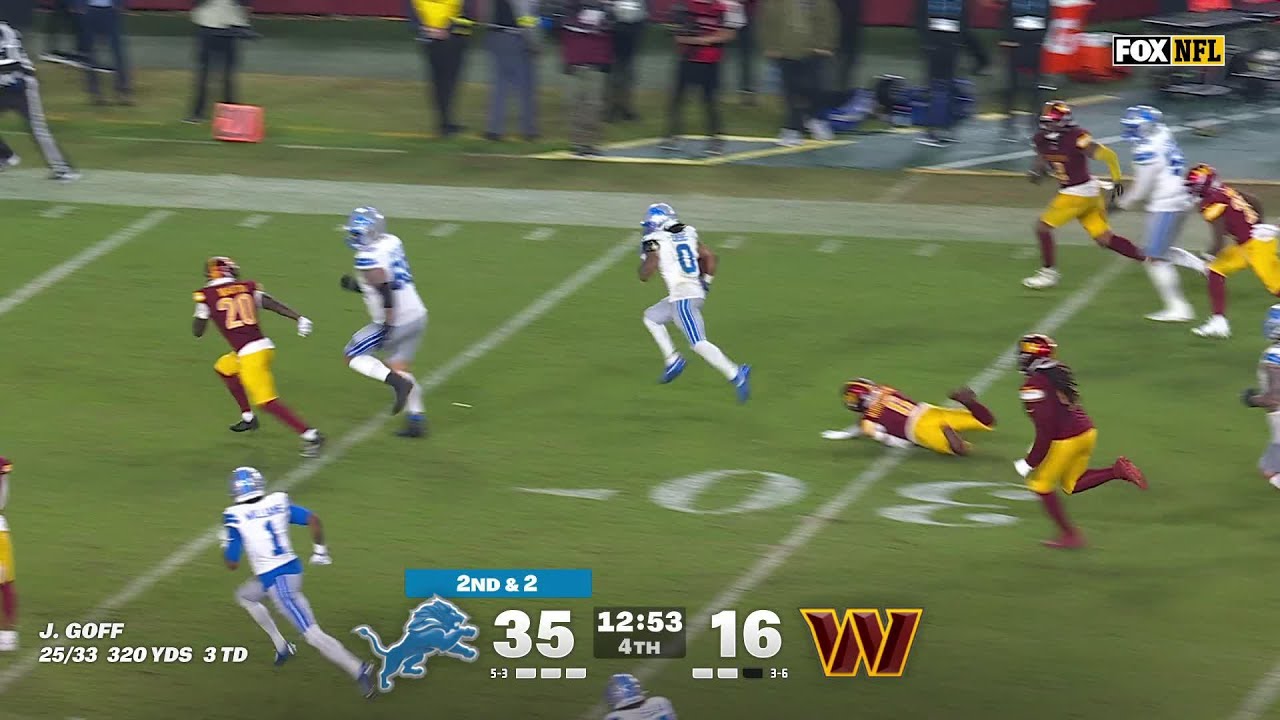 Jahmyr Gibbs breaks free for a big touchdown run