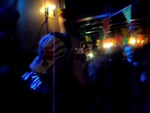 Bear hakke biej de boesjer!