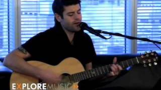 Jay Malinowski performs Life is a Gun