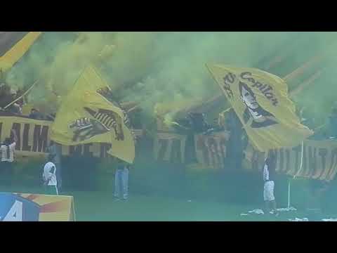 "REVOLUCIÓN VINOTINTO SUR (TOLIMA VS ONCE CALDAS)" Barra: Revolución Vinotinto Sur • Club: Tolima