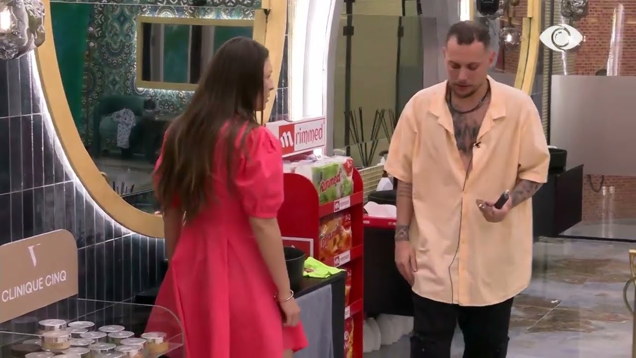 Çfarë po ndodh me Gracianon? Pas debateve mbyllet në lavanderi, mezi mban të qeshurën